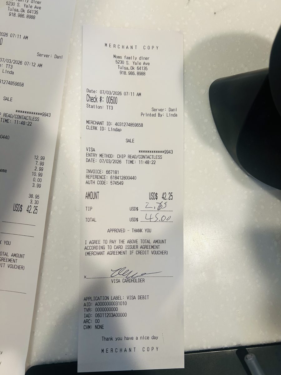 Receipt from Mom's Family Diner